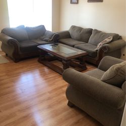 4 Sofa and coffee table