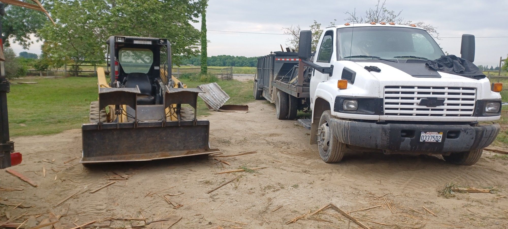 07 Bobcat  Dump Trailer 