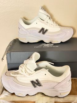 New balances , brand new , white