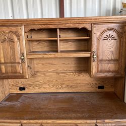 Oak Desk & Hutch 