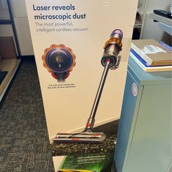 Dyson V15 Detect Vacuum Brand New In the Box