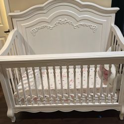 white bet for kids 1 to 5 years old almost new