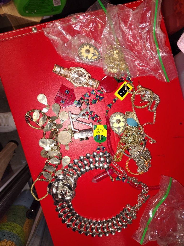 jewelry bundle sale..all in photo.