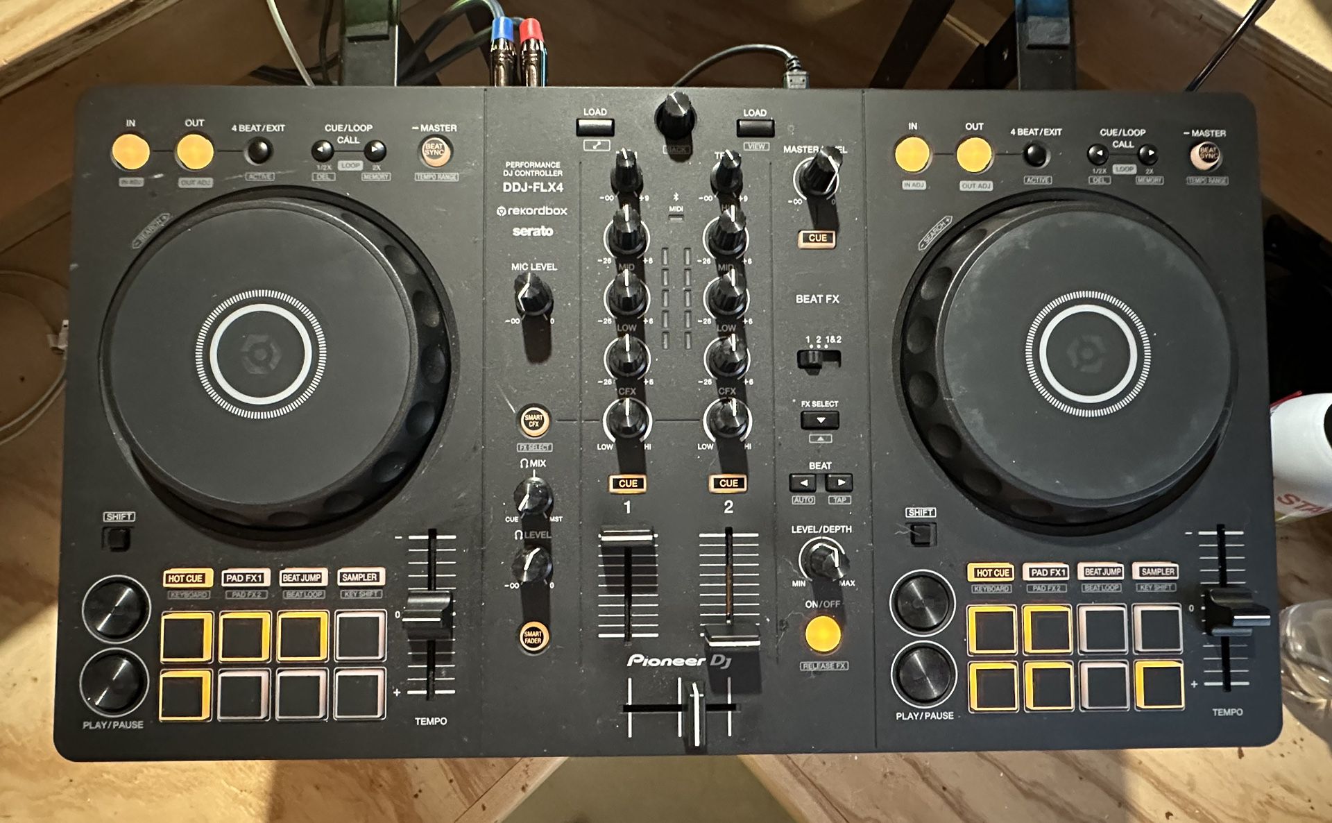 DDJ FLX4 With Travel Case For Sale 