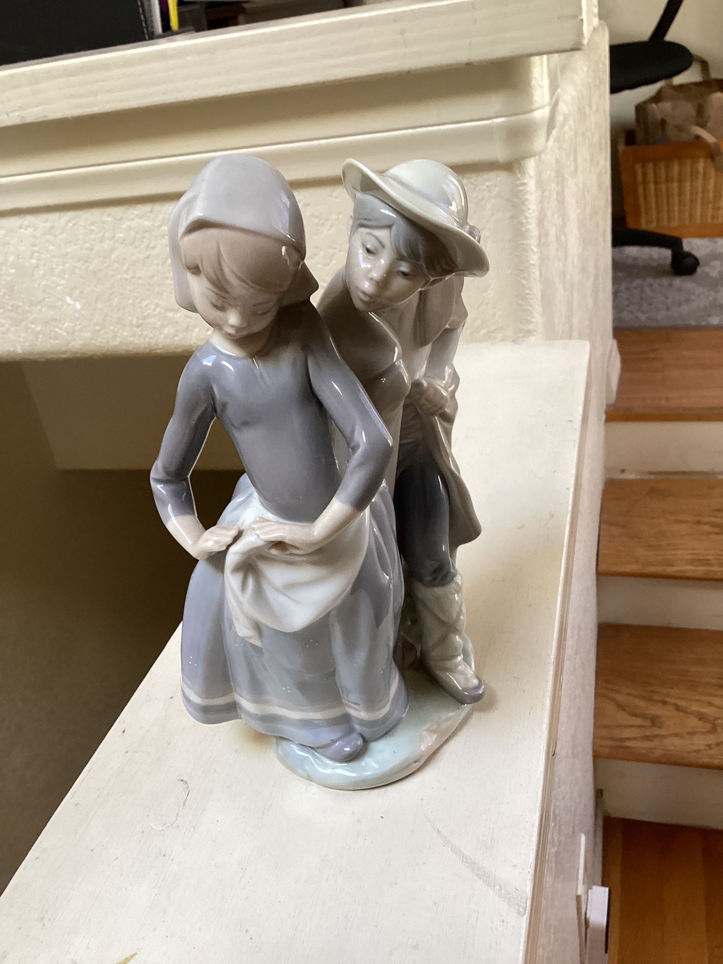 Lladro Retired Statue