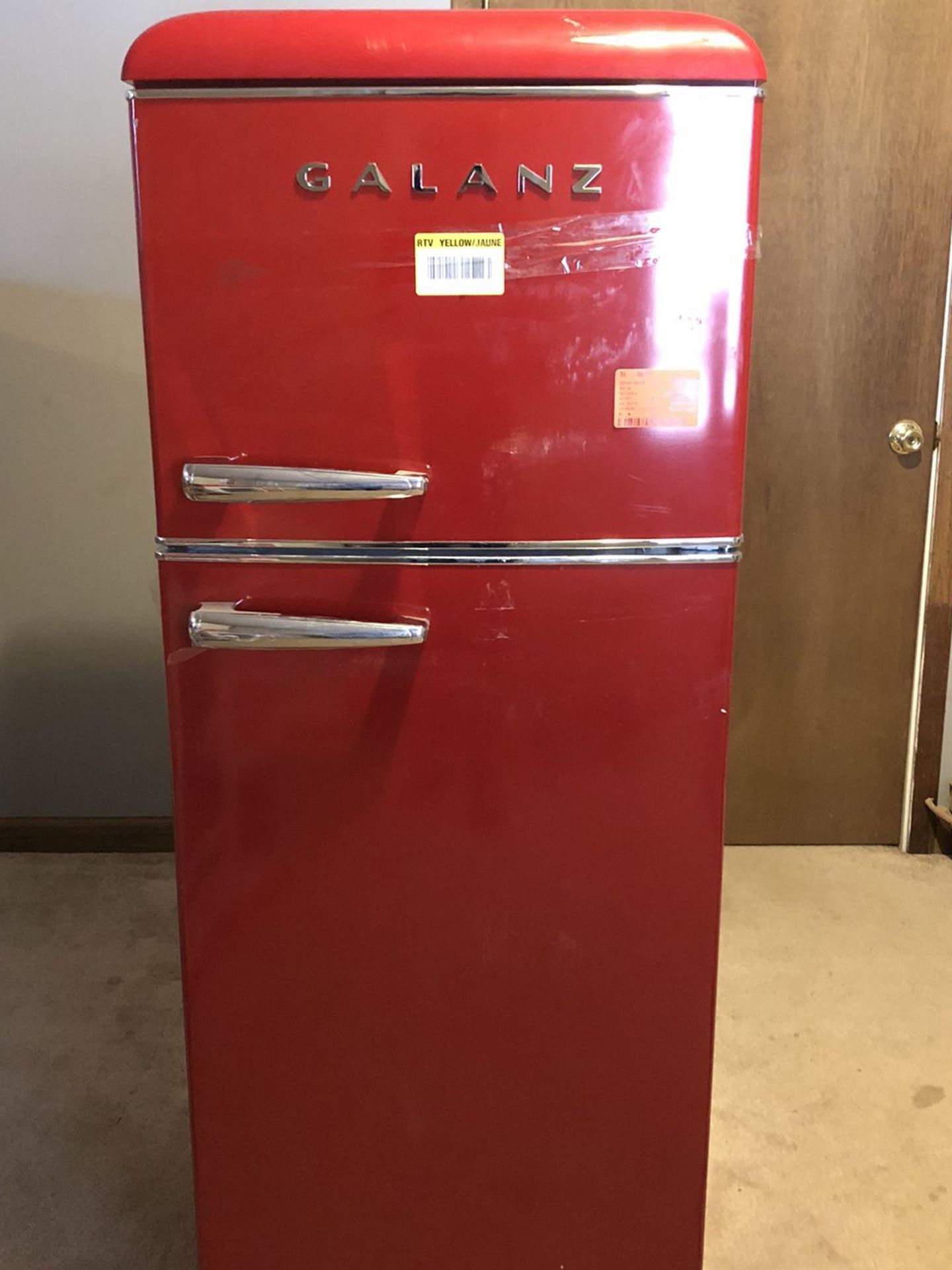 New Galanz 4.6 cu. ft. Retro Mini Fridge with Dual Door True Freezer in Red