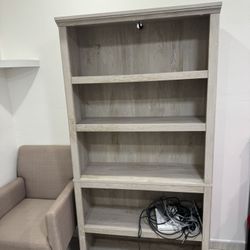Light wood open bookcase / display shelving unit