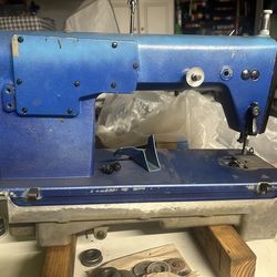 Juki DDL-555 Industrial Sewing Machine-working- Table Included