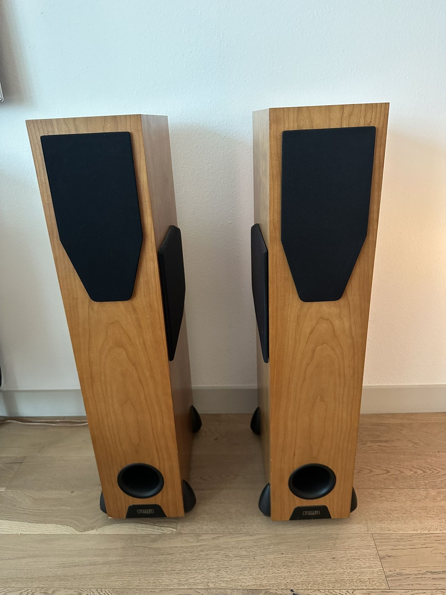 Marantz SR5013 Receiver + Rega RS5 Tower Speakers In Cherry