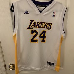 Kobe Bryant white Lakers jersey