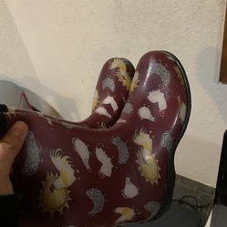 Size 10 Women’s Slogger Boots