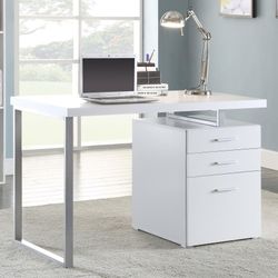  DESK NEW IN BOX  **LIMITED SALE**