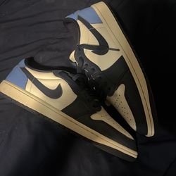 Air Jordan 1 Low Obsidian Unc  Size 9.5