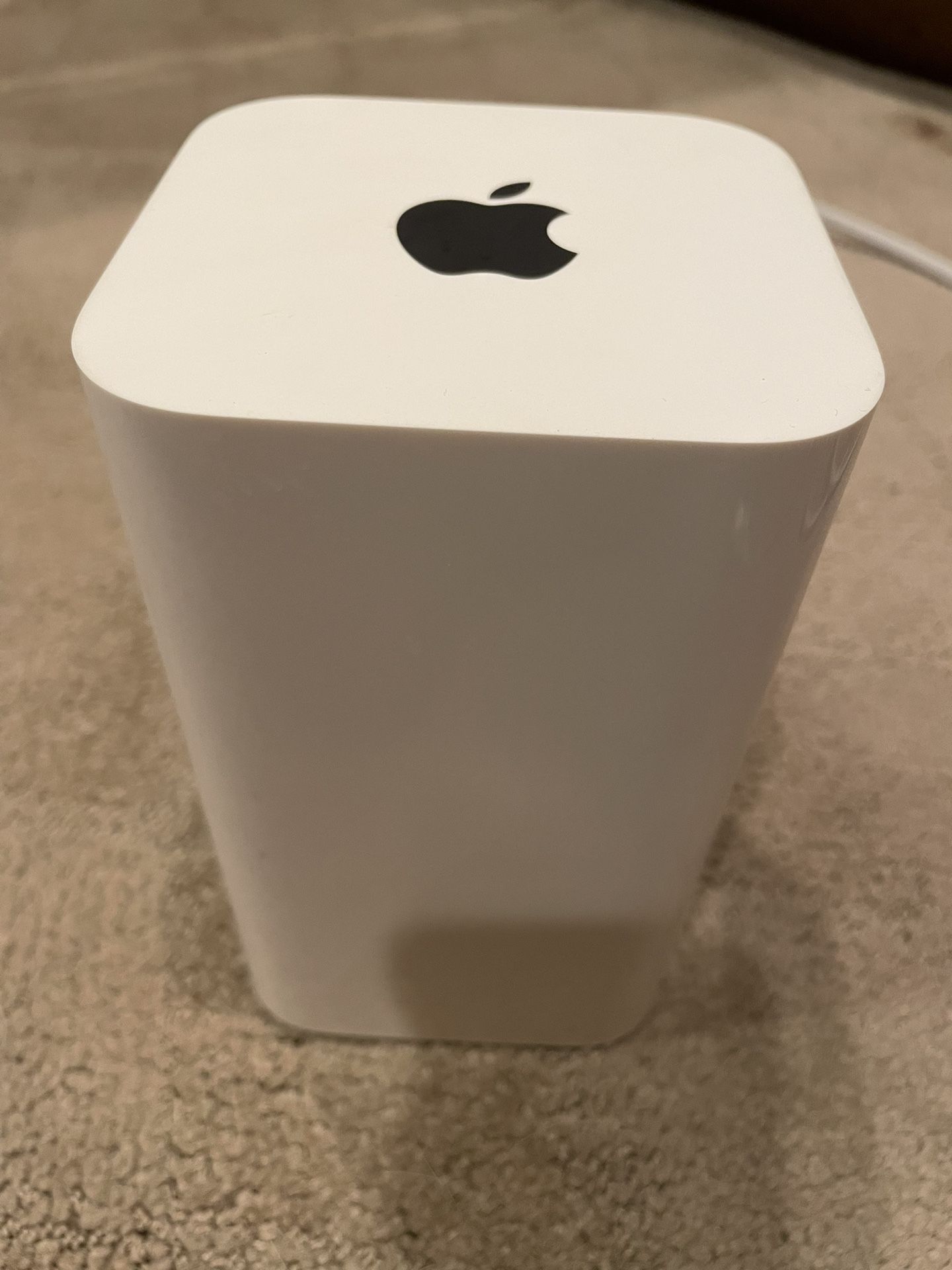 Apple Routers 2.4G Model A 1521