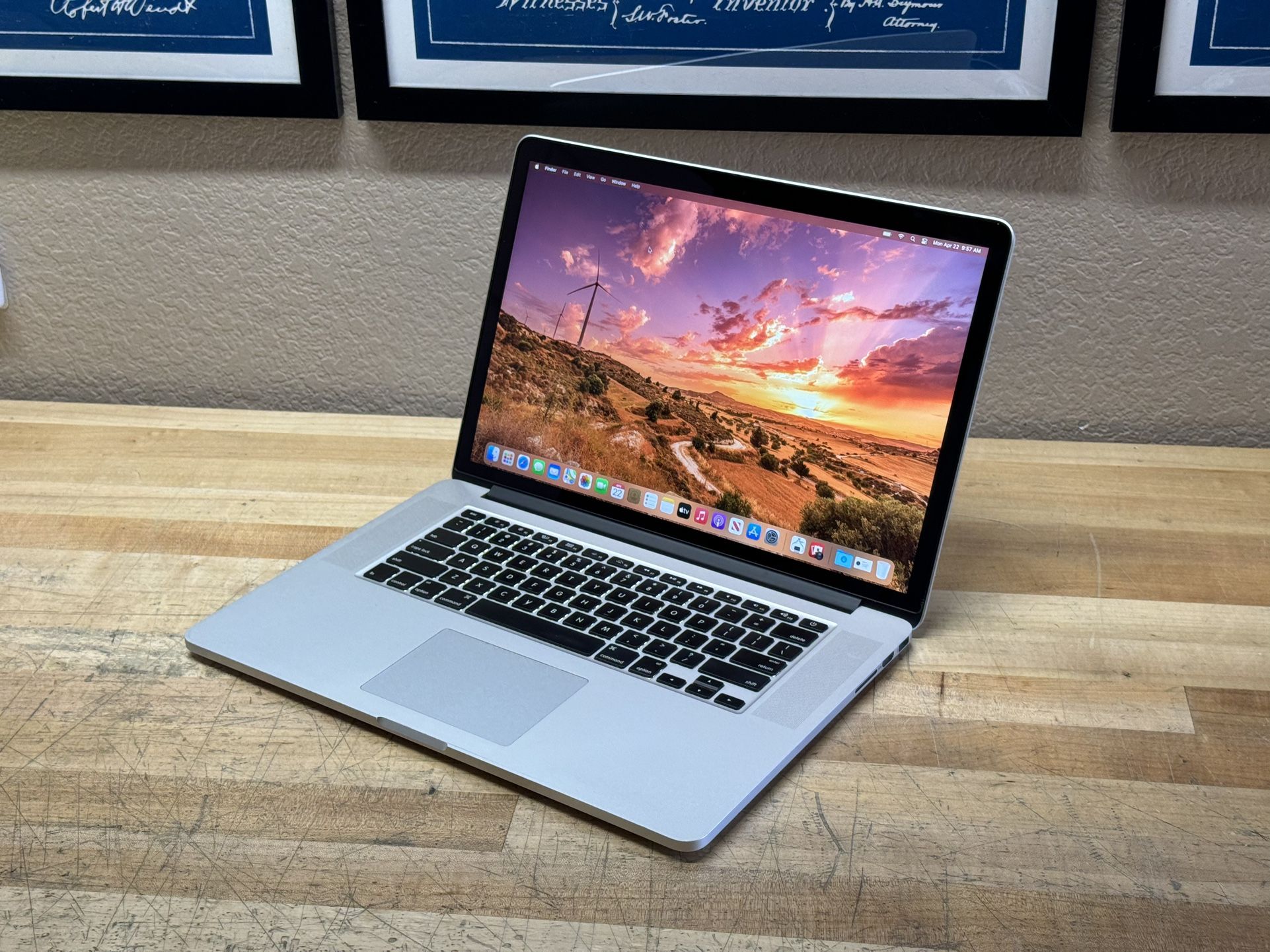 2014 15” MacBook Pro Retina - 2.5 GHz i7 - 16GB - 500GB - 2GB GPU