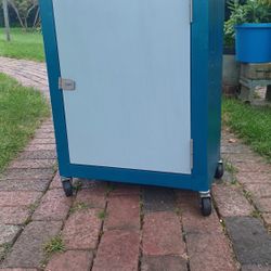 Vintage Restored Metal Tool Locker w/shelf & casters