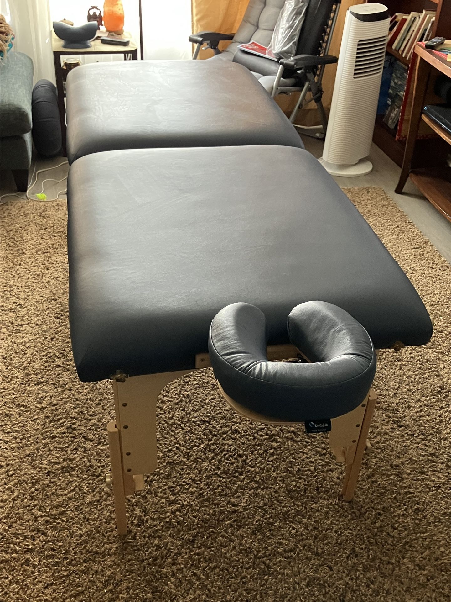 Earthlite Massage Table
