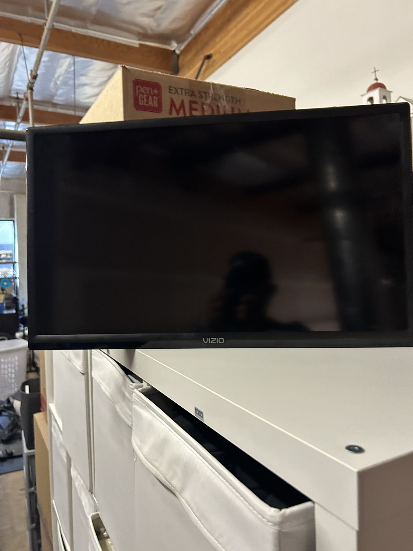 Vizio 24 Inch Smart Television.