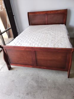 Queen bed with a mattress $350