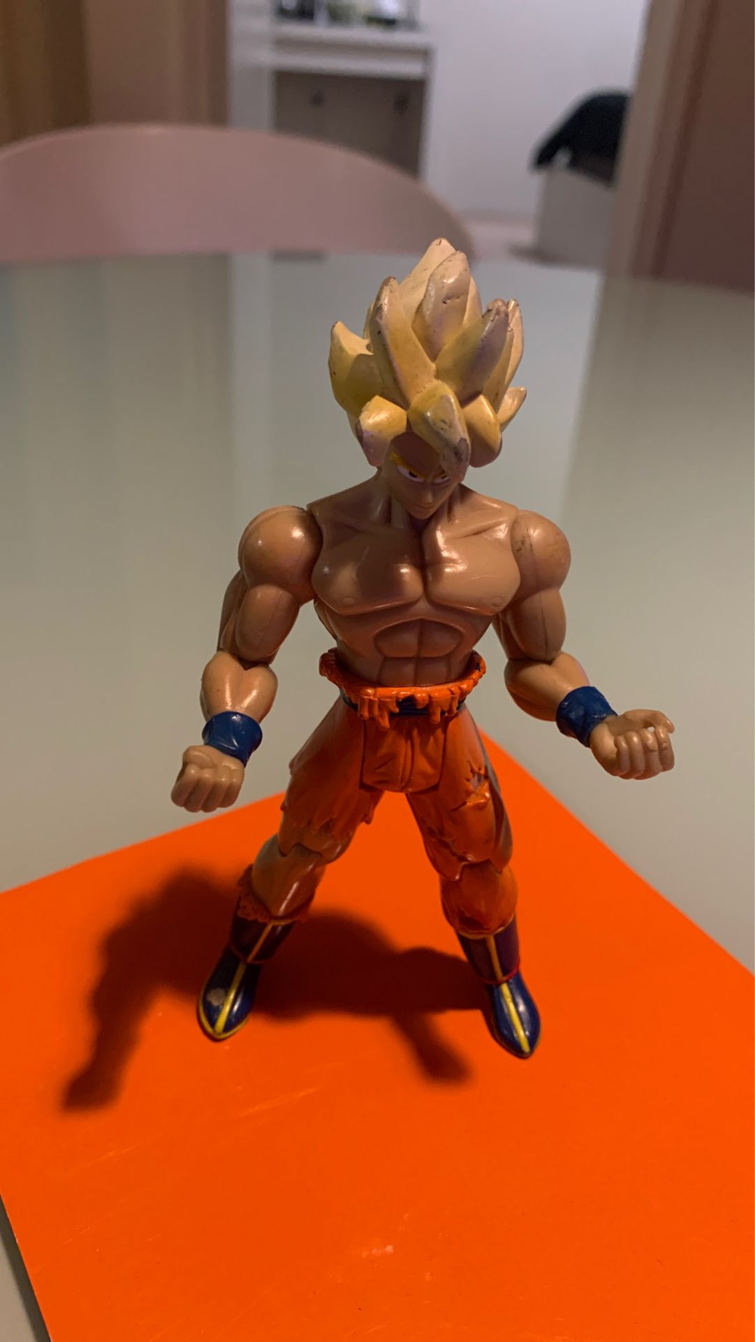 Súper sayian Goku action figure