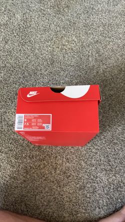 Brand New Women size 9 Free Run 2