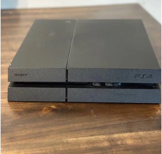 PS4 With 1 Controller All Cords And Has 5 Games Already On System