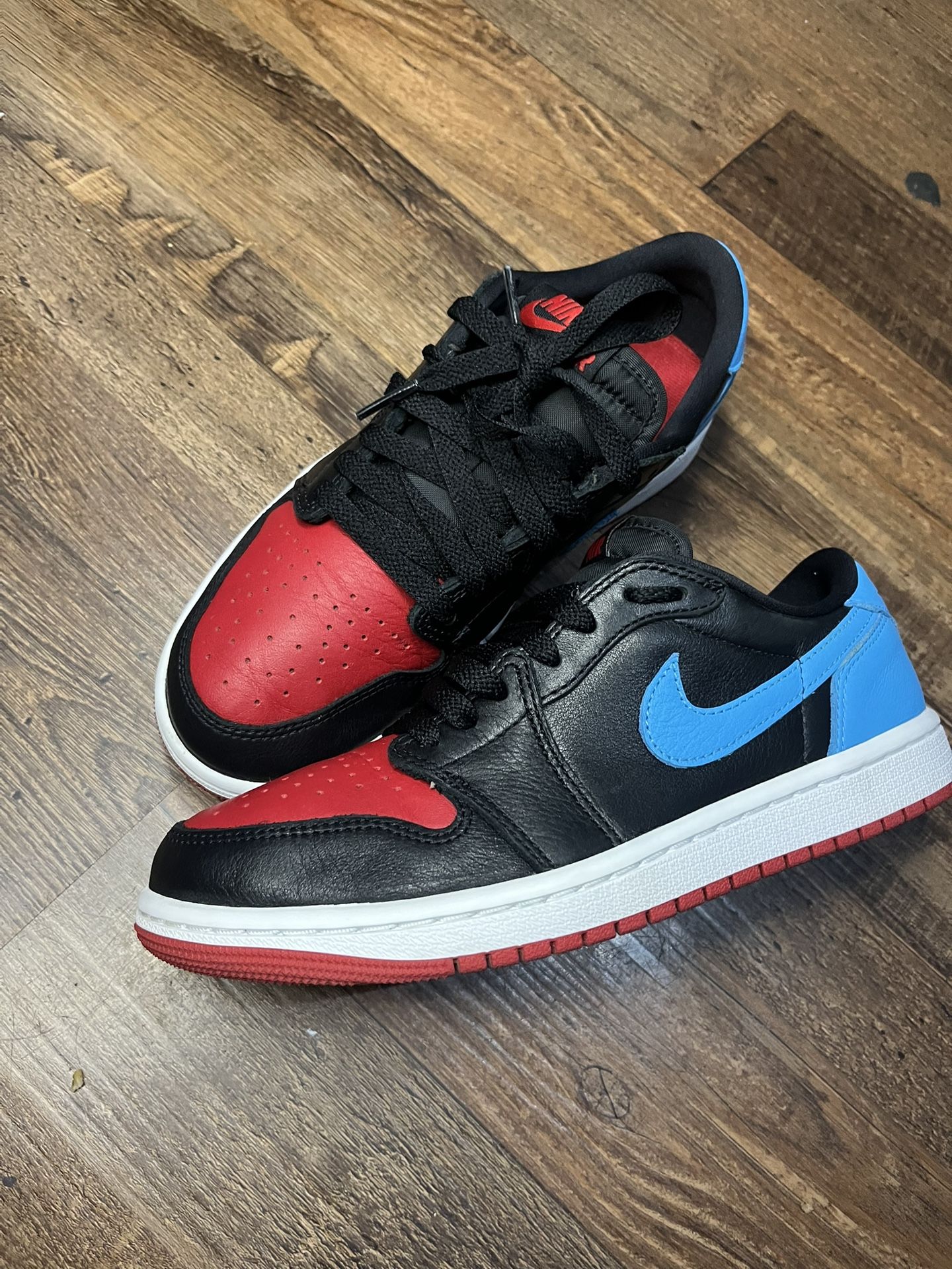 Nike Jordan 1 Low OG Red Sneakers Women Size 7!