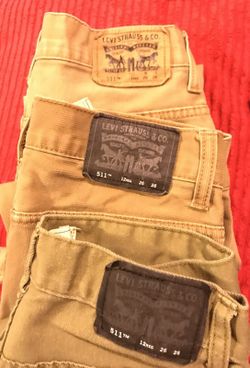 Levi’s jeans. 3 jeans (511 - 12 reg- 26-26. 2 jeans (510 - 16reg - 28 - 28)