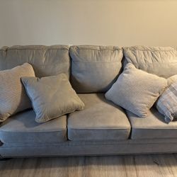 Olsberg Sofa (Ashley Furniture) 