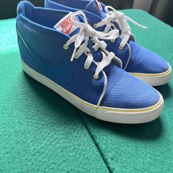 Mens Nike Blazers. Size 9