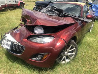Parting out 2010 Mazda Mx-5