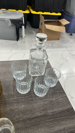 Crystal Glass Decanter Set with 4 Glasses