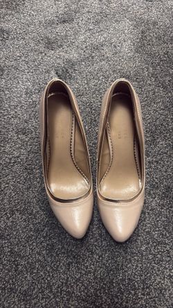 Lauren Conrad beige heels