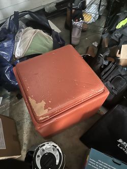 Storage ottoman