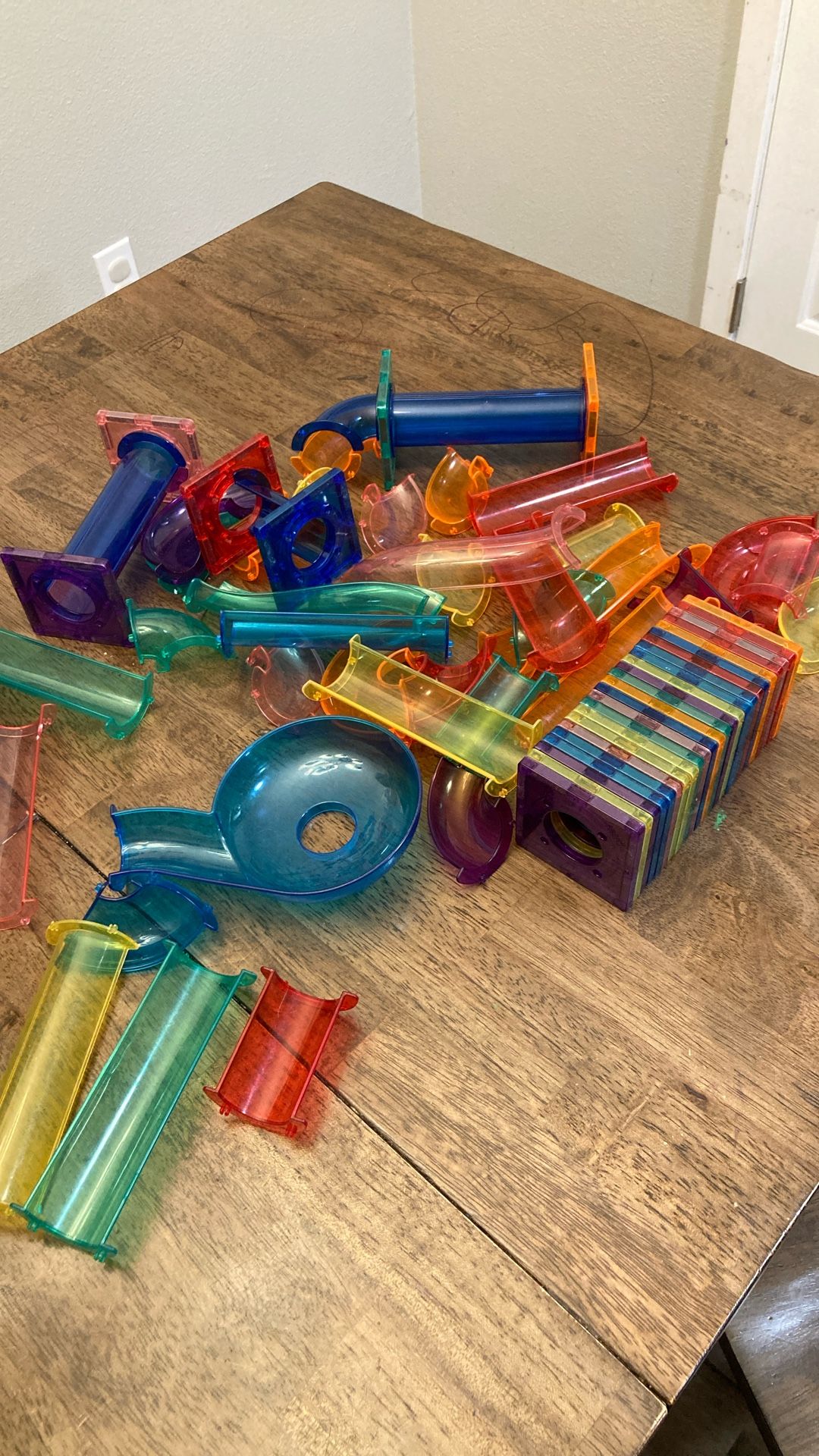 Picasso Magnet Tile Marble Race