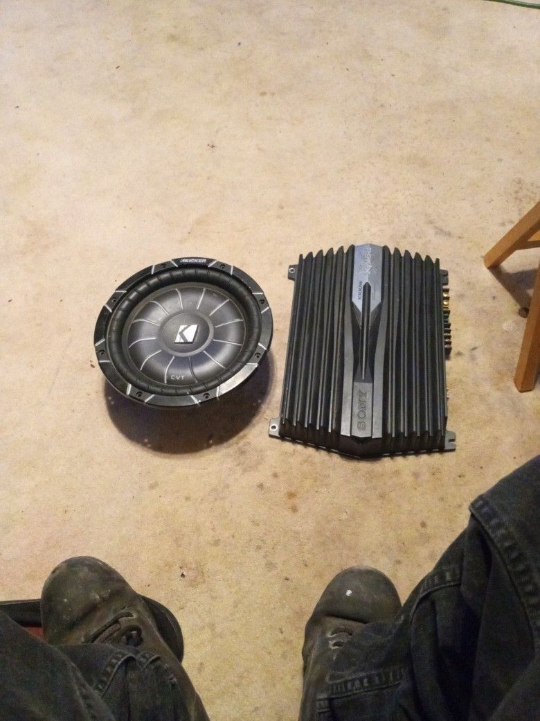 10" Kicker CompVT & Sony Xplod 1000w Amp 120 for Sale in Hesperia, CA