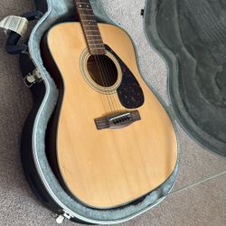 Yamaha Acoustic Guitar 