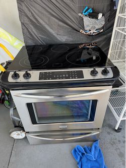 Frigidaire stove good condition