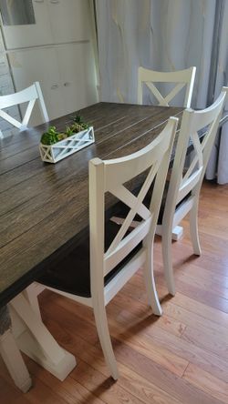 Mathis brothers kitchen table and chairs deals