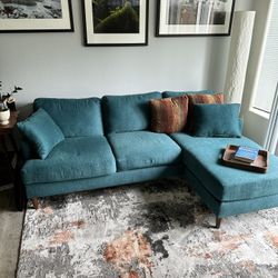 Modern Sofa With Chaise