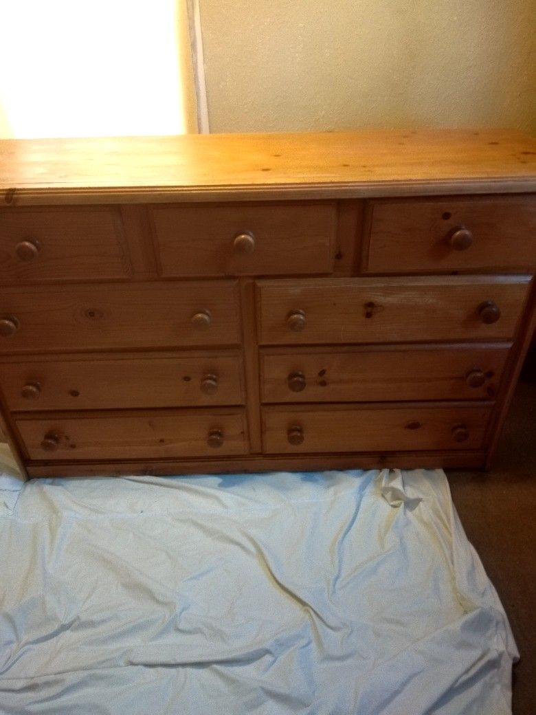 Dresser