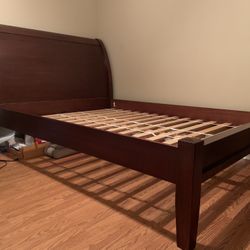 Pottery Barn Sleigh Bed, Bed frame For Sale