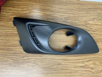 For Chevy Sonic, Cruze, Spark, Etc 2PC Set 2012-2016 CHEVY SONIC Front Bumper Lower Passenger Side Fog Light Bezels NEW