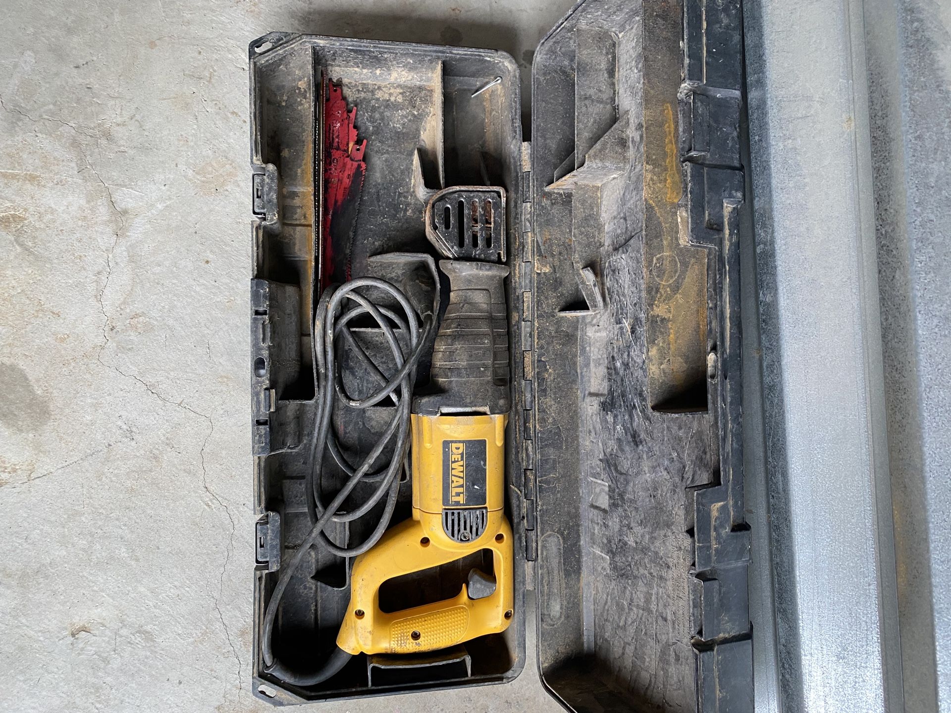 Dewalt Saw