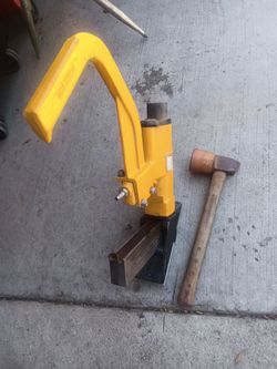Bostitch MIII flooring stapler tool