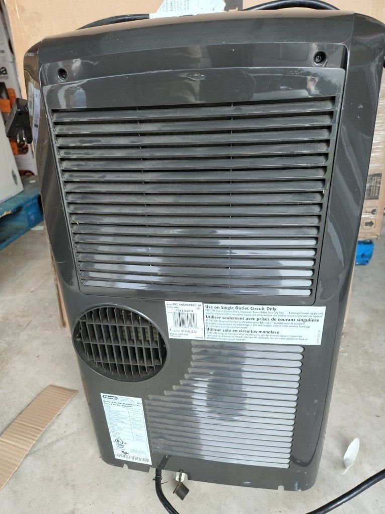 DeLonghi air conditioner 3in1, 12,500 btu, Model PAC AN125HPEKC with