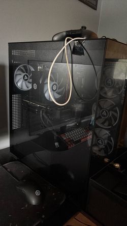 CyberPowerPC - Gamer Xtreme Gaming Desktop - Intel Core i7-14700F - 16GB Memory - NVIDIA GeForce RTX 4060 Ti 8GB - 2TB SSD - Black