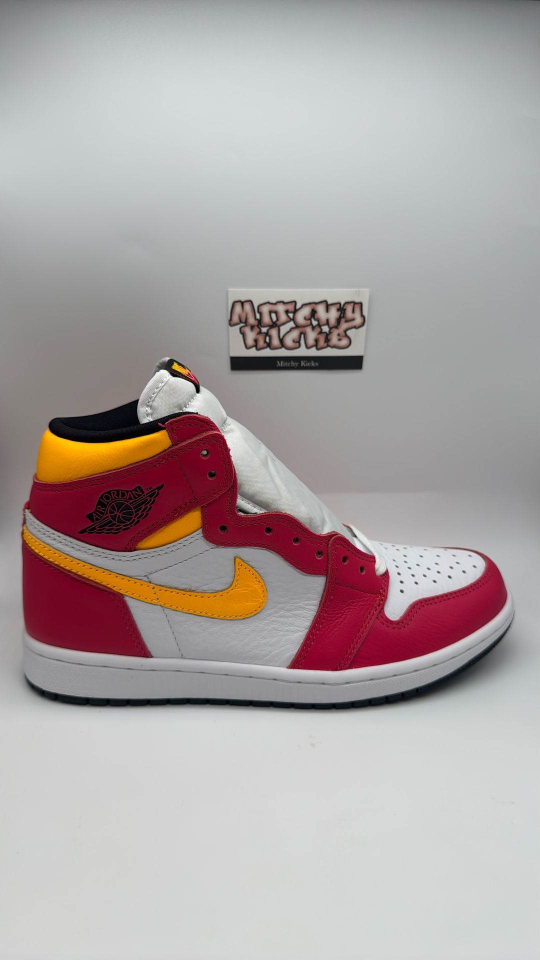 Jordan 1 Retro High OG Light Fusion Red Sz. 8