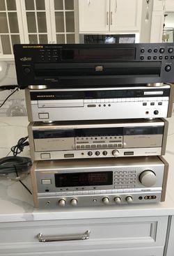 Marantz special edition disc players, cassette deck and stereo receiver SR 92 like new