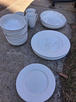 !! Tableware  In Good condition  Firm Price